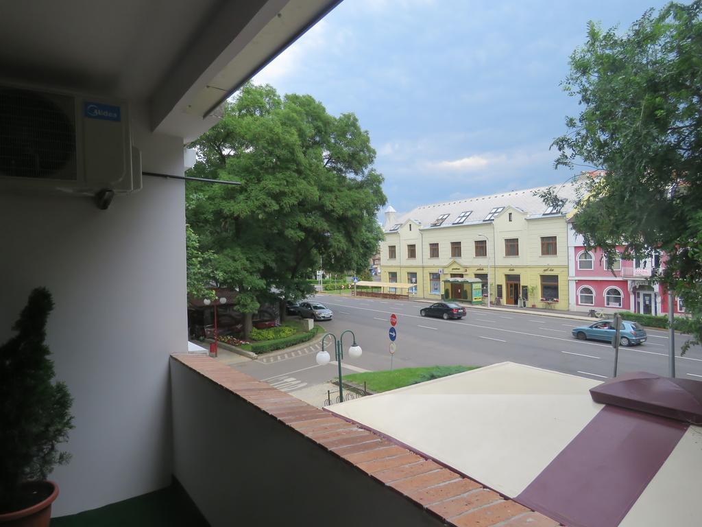 Szofi Apartman Hajdúszoboszló Exterior foto